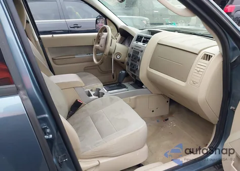 2011 Ford Escape Xlt z USA, uszkodzony, nr VIN 1FMCU0DG2BKB28557